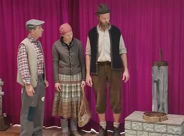 Heimatbühne Kitzbühel - Zu wenig und zu viel